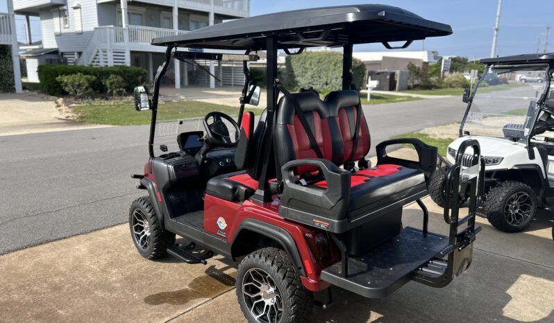 2025 Evolution D5 Maverick 2+2 red 4504