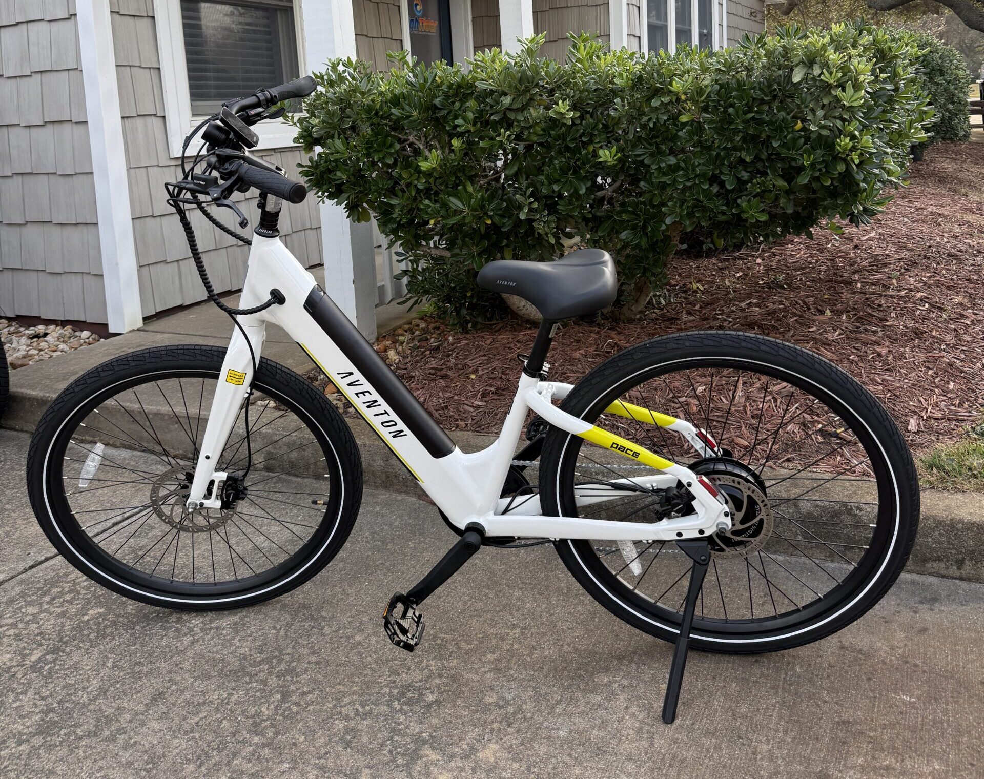 2025 Aventon Pace